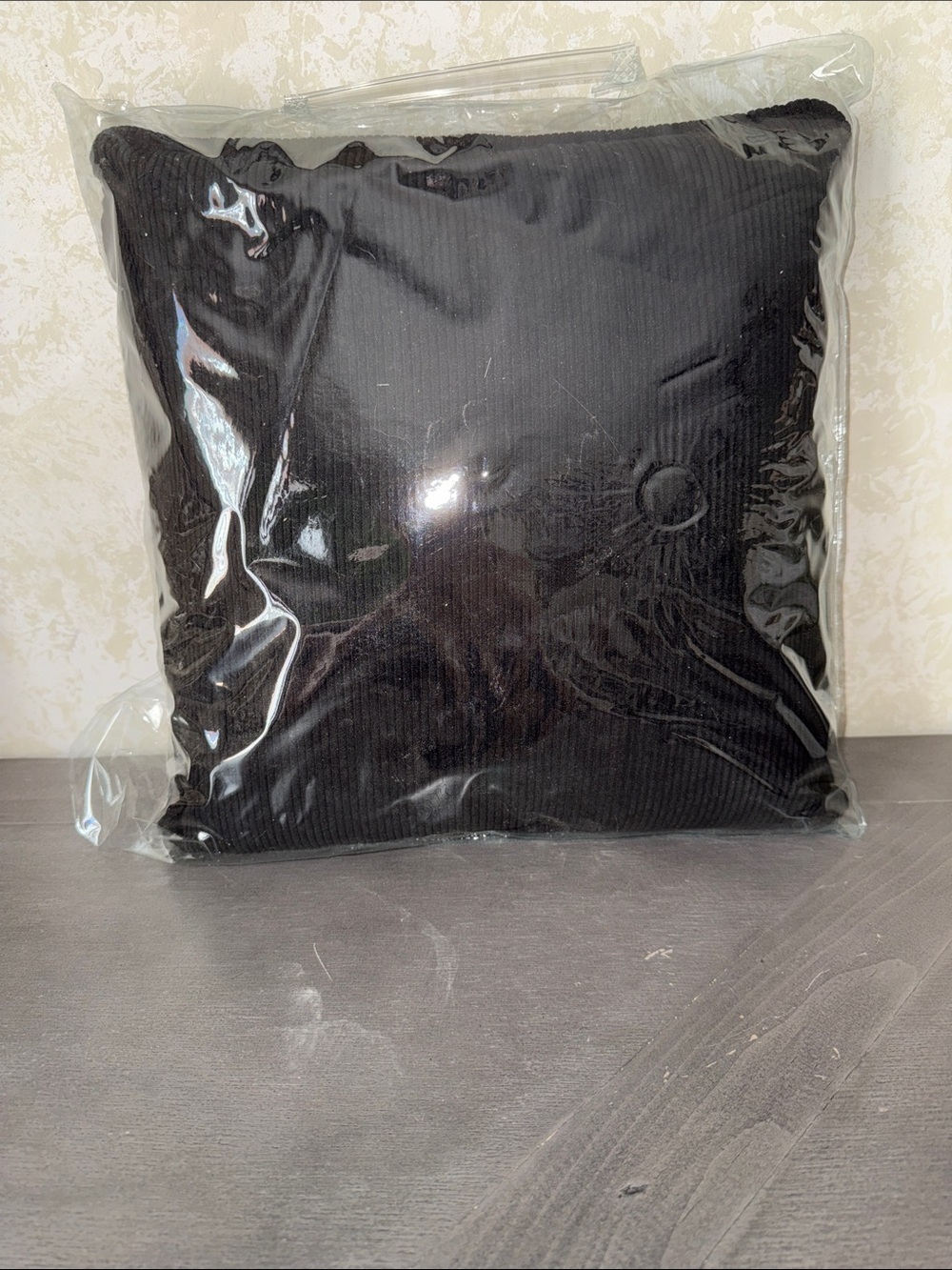 Pressure-Activated Black Massage Pillow - Picture 2 of 2
